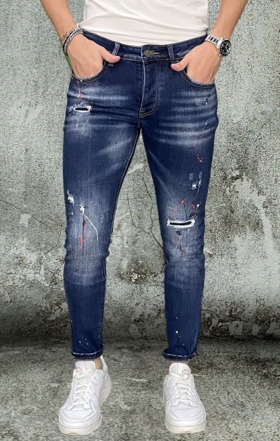 Mojito Milano Jeans con toppe e Schizzi di Vernice